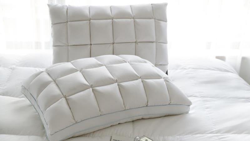 已專業加工,制造和銷售羽絨制品,床上用品等家紡產品.