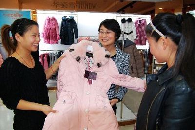 河南華姿雪羽絨制品叫響國內外